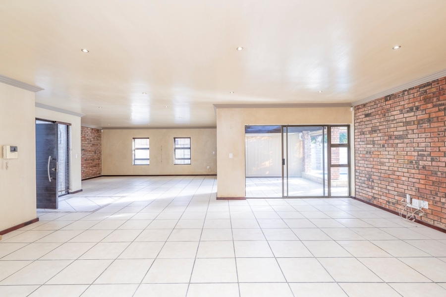 4 Bedroom Property for Sale in Sonkring Western Cape